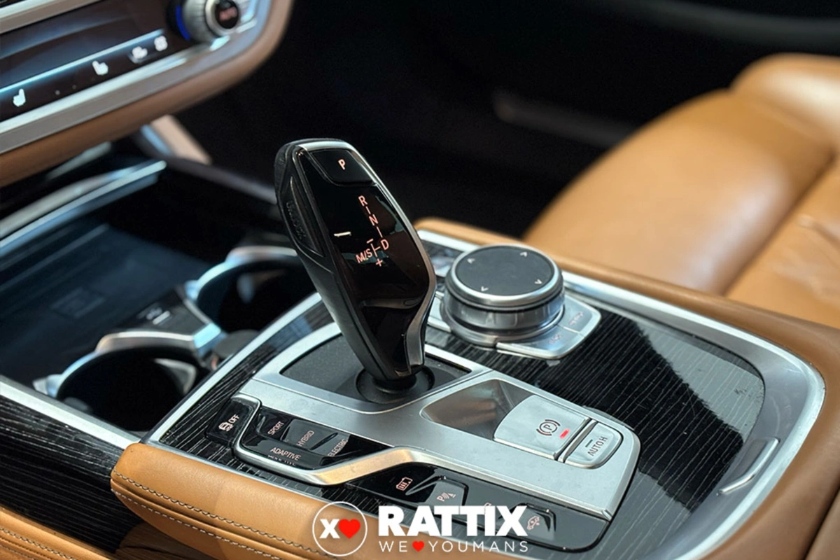 BMW Serie 7 G11 2019 745e auto